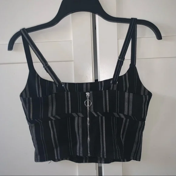 UO Luna Straight Neck Cami - Picture 2 of 8